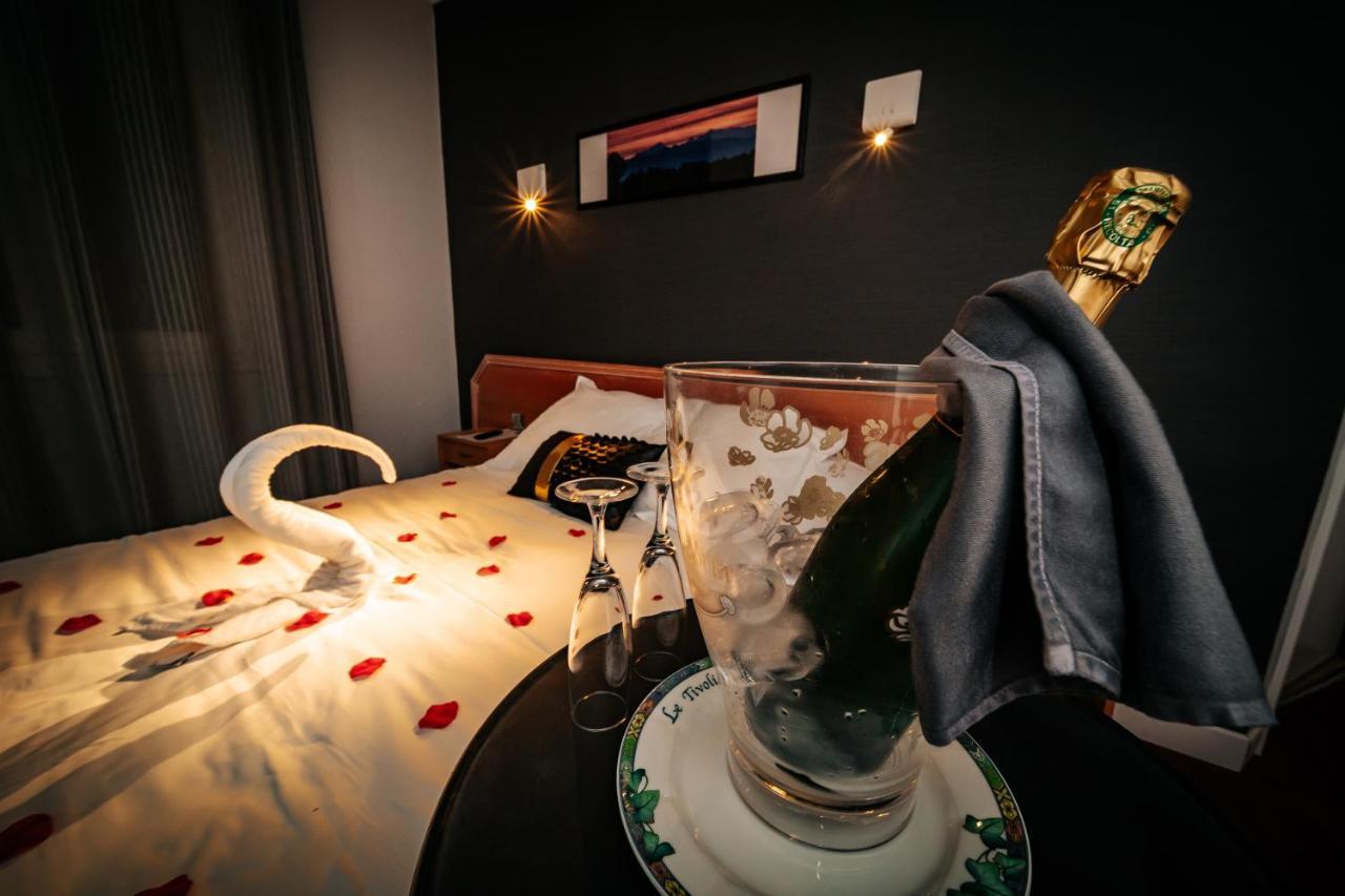 Hotel Le Tivoli Vic-en-Bigorre Екстериор снимка