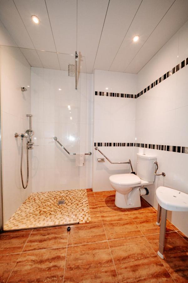 Hotel Le Tivoli Vic-en-Bigorre Екстериор снимка