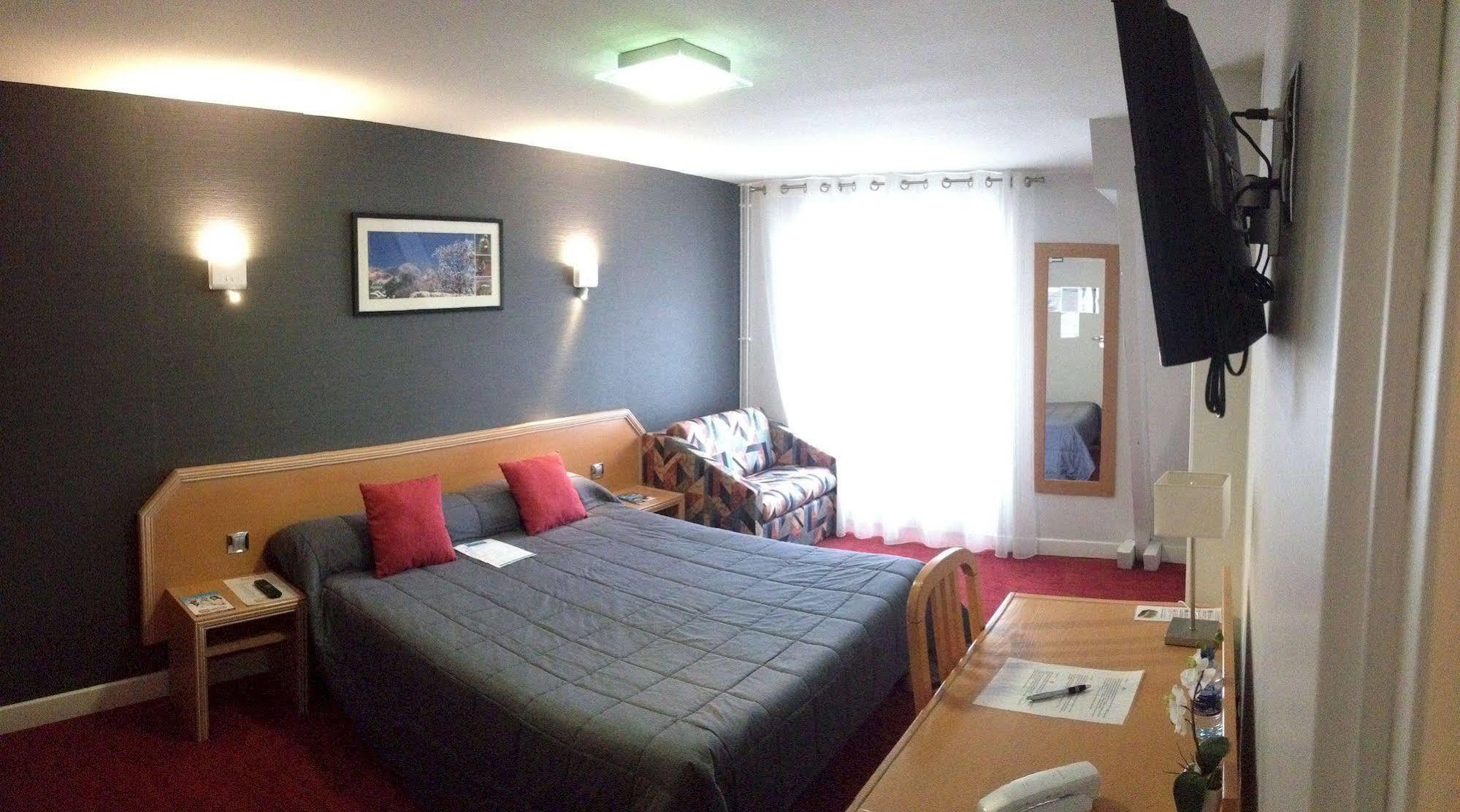 Hotel Le Tivoli Vic-en-Bigorre Екстериор снимка