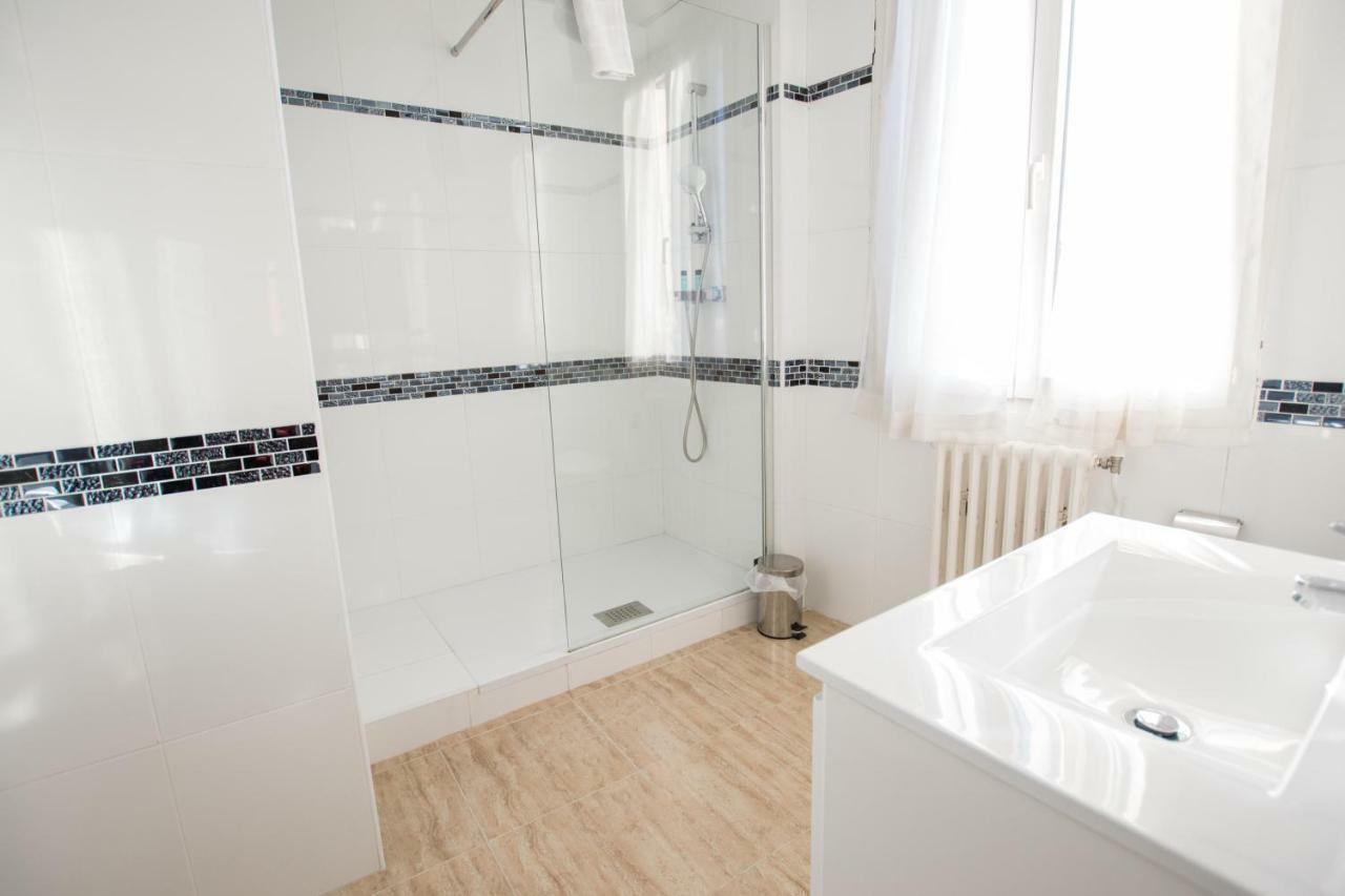 Hotel Le Tivoli Vic-en-Bigorre Екстериор снимка